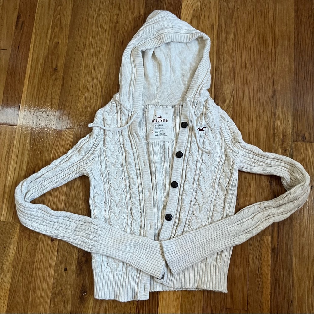 Hollister cable knit sweater